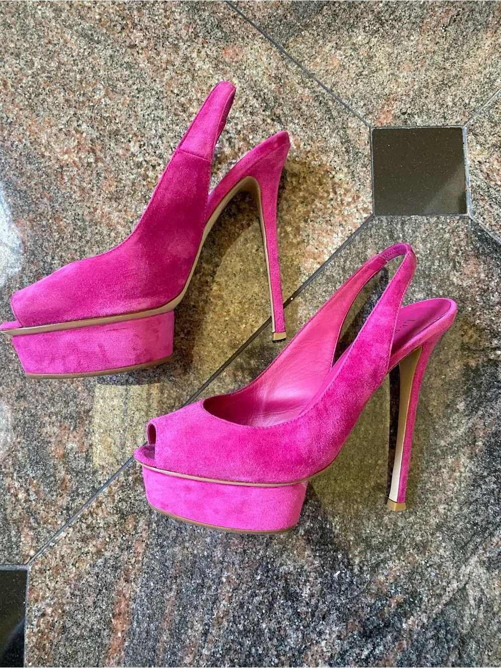 Le Silla pre owned